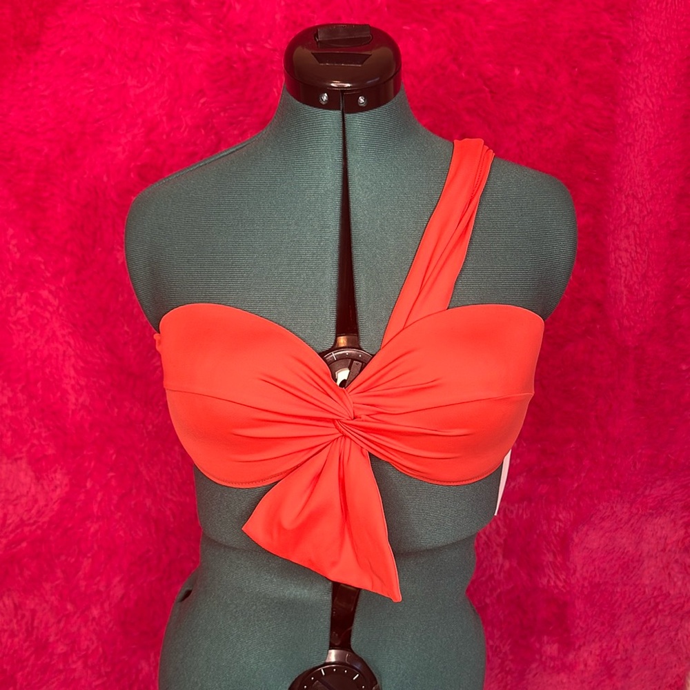 Shade and Shore Bathing suit top 36C